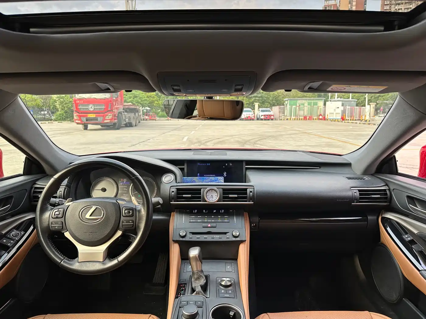 Lexus RC 2016 200t Edge Edition фото 8