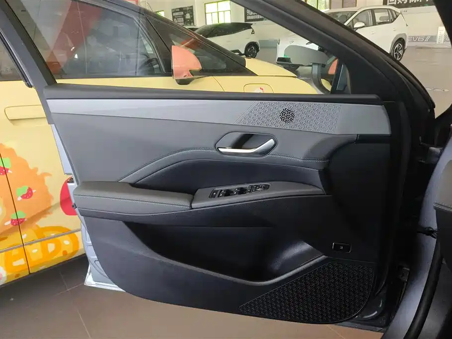BYD Qin PLUS 2026 DM-i Smart Edition 128KM Progressive фото 7