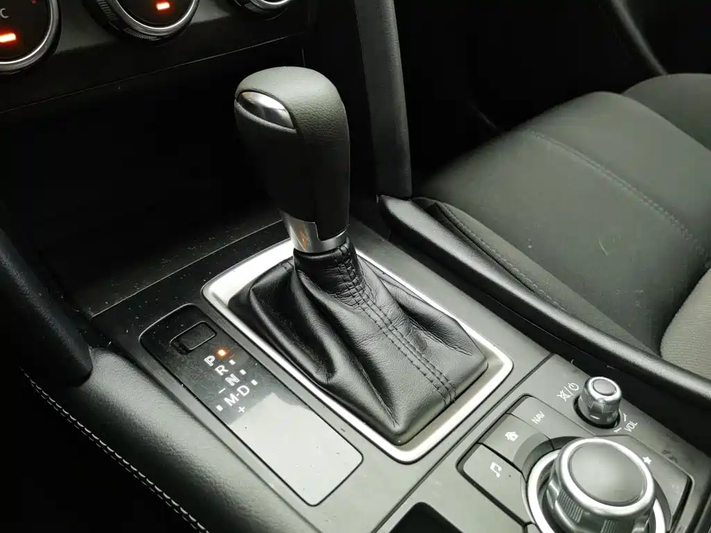 Photo 13 - Mazda CX-4