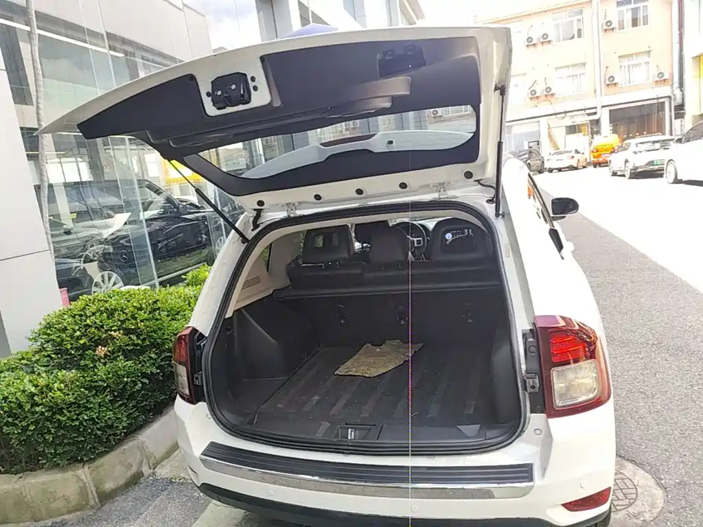 Jeep Compass (Import) 2016 2014 Facelift 2.0L 2WD Elite Edition