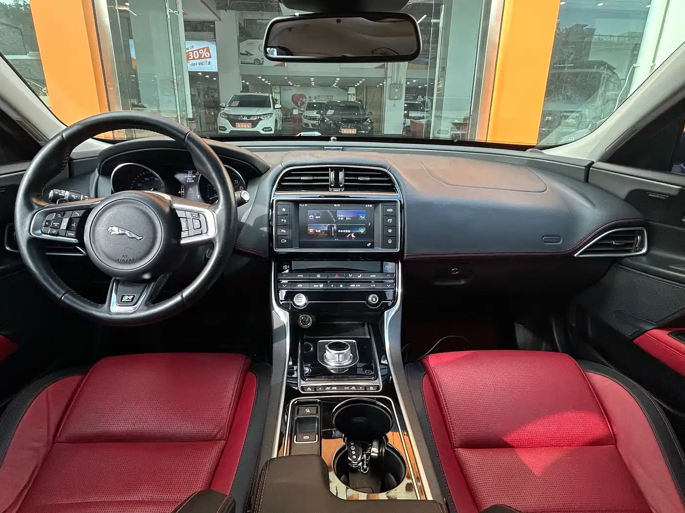 Jaguar XE 2016 2015 2.0T 240PS R-Sport