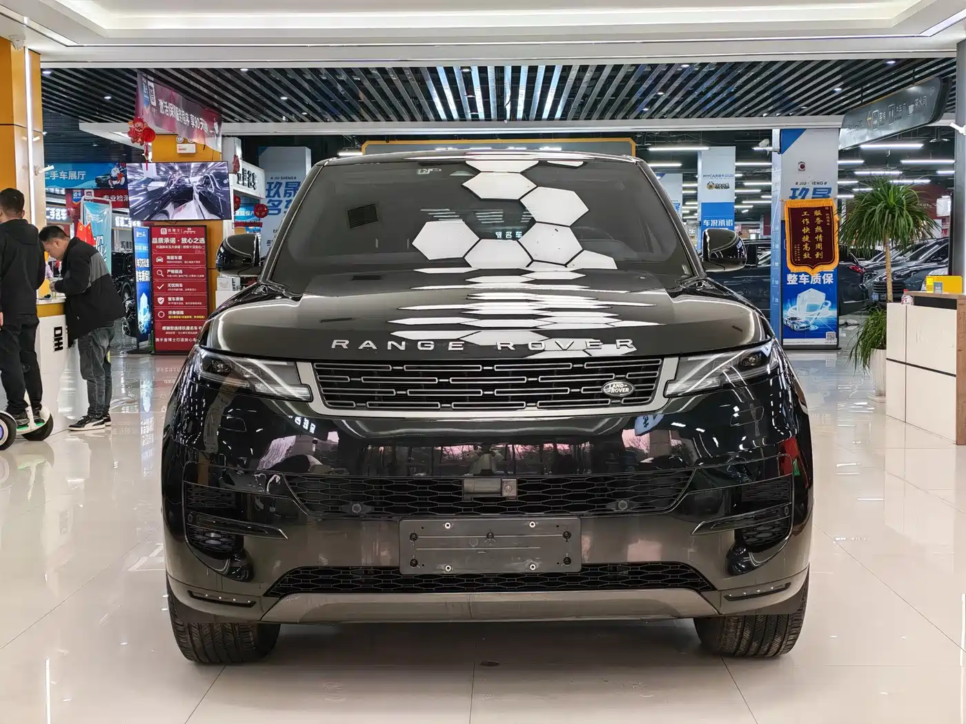 Land Rover Range Rover Sport 2023 360PS S фото 2