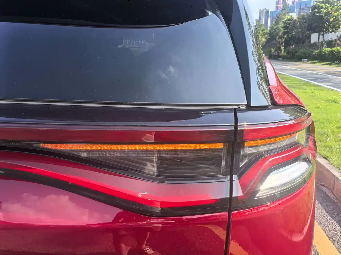 BYD Tang New Energy 2018 DM 2.0T AWD Smart Connection Enjoy Edition 7-Seater China V фото 17