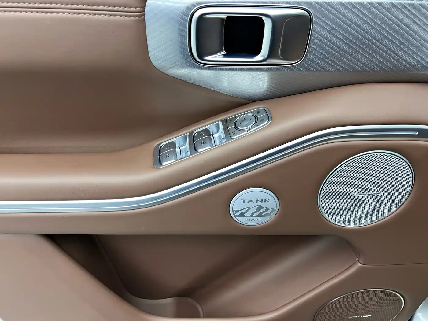 TANK TANK 700 NEW ENERGY