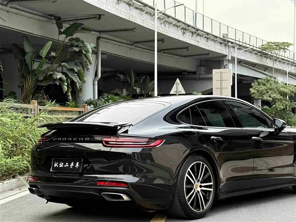 Porsche Panamera 2017 Panamera 3.0T фото 23
