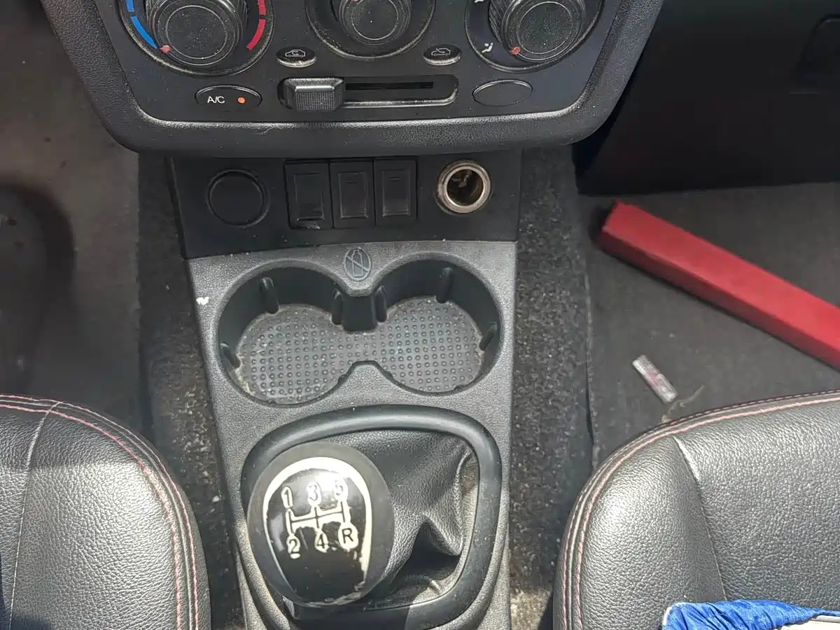 Dongfeng Fengguang Fengguang 360 2015 2015 Model 1.5L Manual Comfort 7-seater China IV