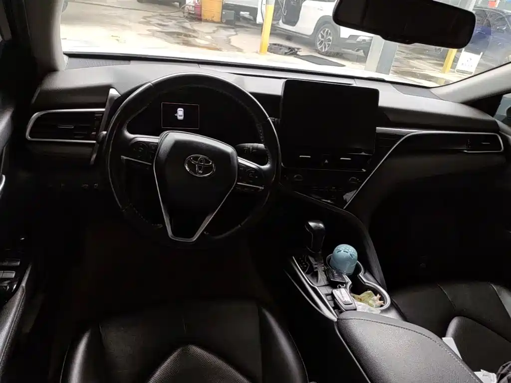 Toyota Camry 2021 2.5G Luxury Edition фото 10