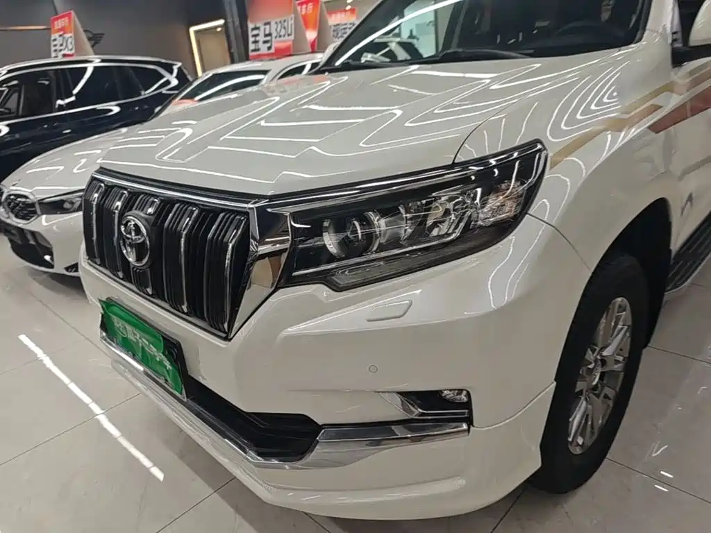 Фото 24 - Toyota Prado