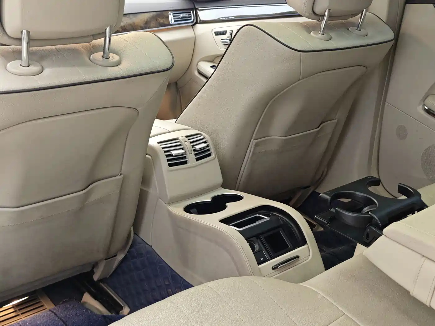 Mercedes-Benz E-Class 2015 E 260 L фото 25