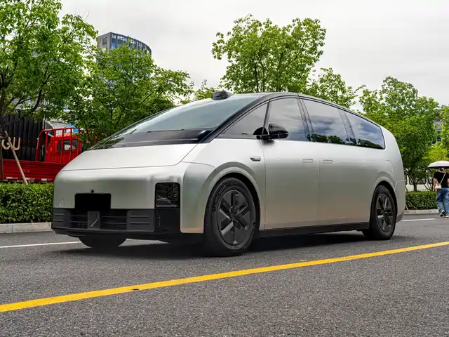 Li Auto MEGA 2024