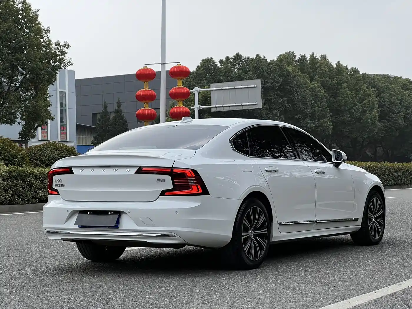 VOLVO S90