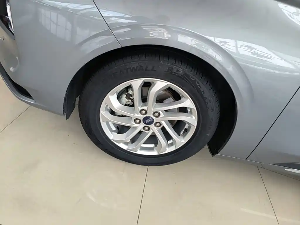 Фото 23 - Ford Mondeo