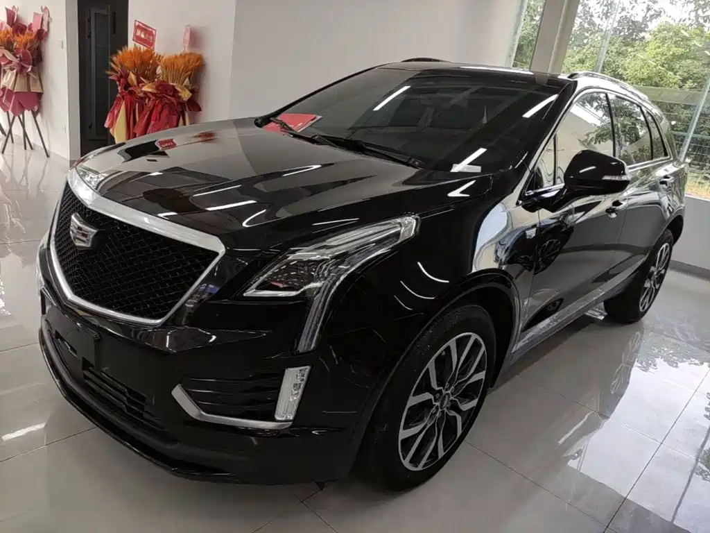 Фото 1 - Cadillac XT5