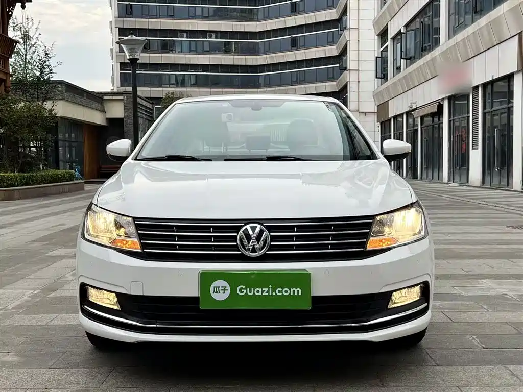Volkswagen Lavida 2015 230TSI DSG Luxury Edition фото 3