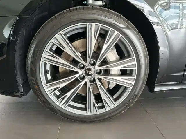 Audi A6L 2025 55 TFSI quattro Exclusive Sport — фото 5