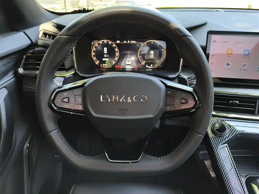 Lynk & Co 06 2023 Remix 1.5T Power Pro фото 17