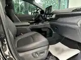 Photo 6 - Toyota Sienna