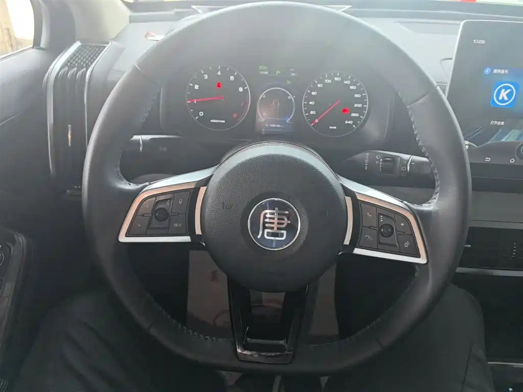 BYD Tang 2018 2.0T Automatic Smart Connection Delight Edition 7-Seater China V фото 11