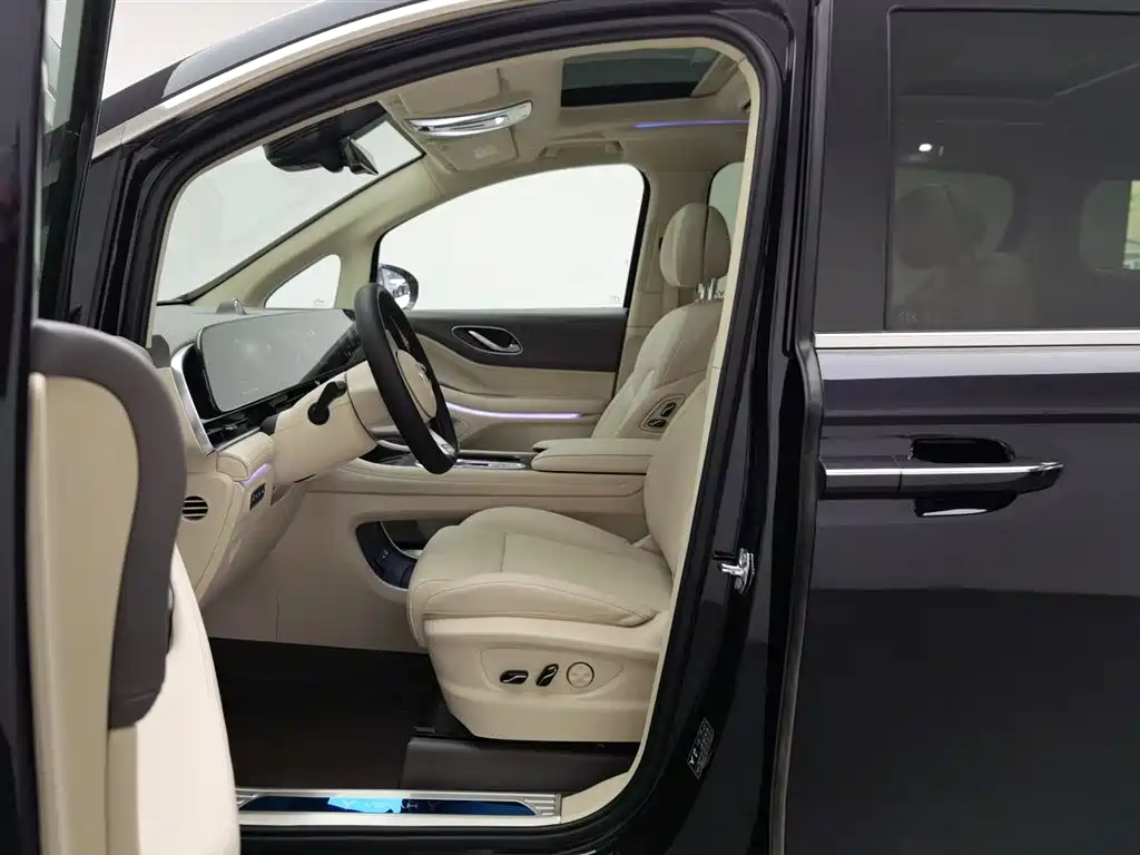 Voyah Auto Voyah Dreamer 2024 PHEV Extended Range Premium Edition фото 10