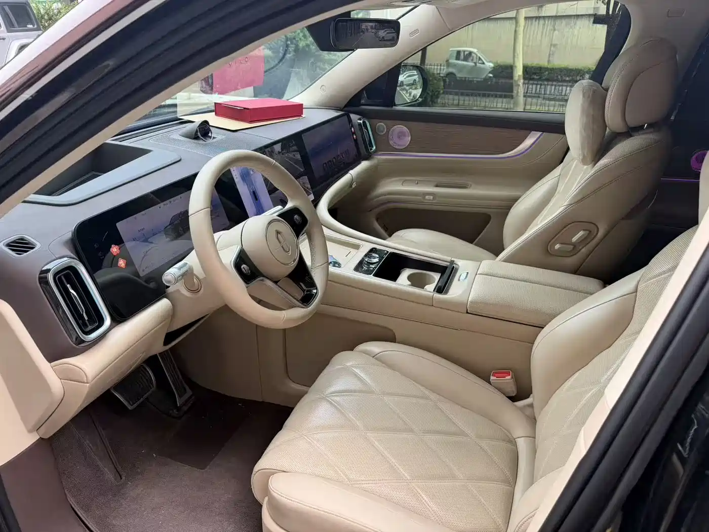 AITO Wenjie AITO M9 2025 Extended Range Max 52kWh 6-Seater фото 9