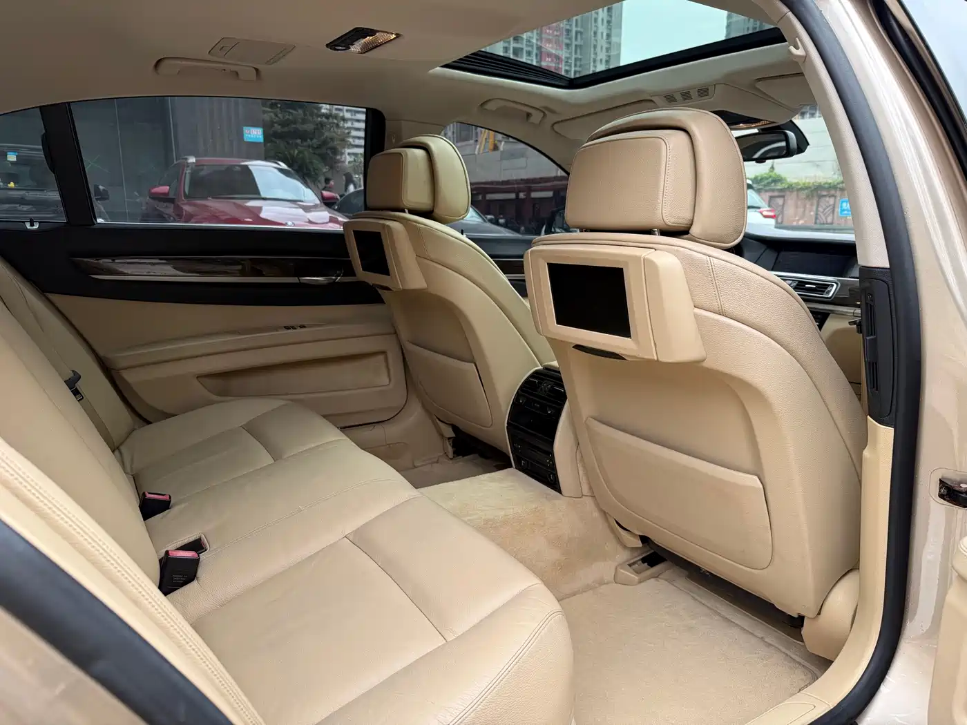 BMW 7 Series 2009 730Li Leading фото 8