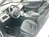 Фото 15 - Geely Atlas