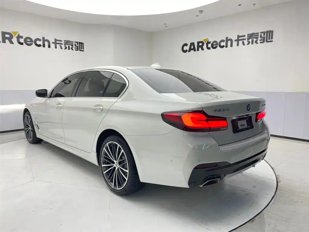 BMW 5 Series 2021 530Li Leading M Sport Package фото 7