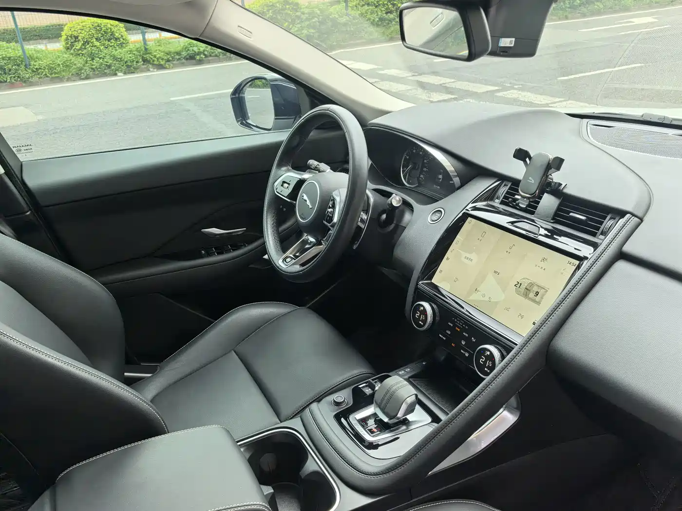 Jaguar E-PACE 2024 2024 Youth Sport Edition R-DYNAMIC