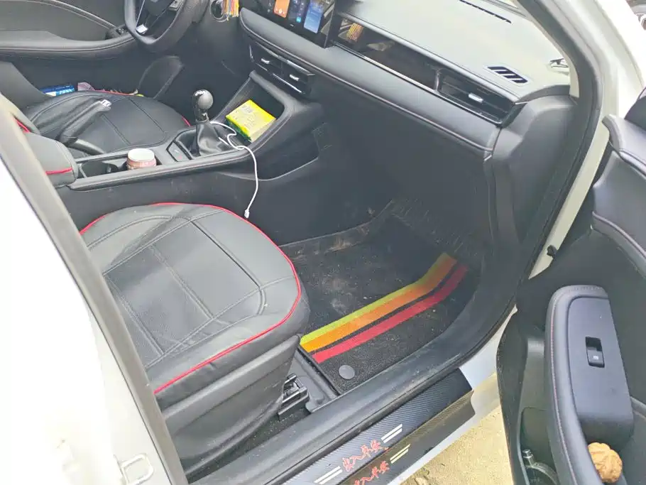 Roewe i5 2025 2023 1.5L Manual Comfort Edition