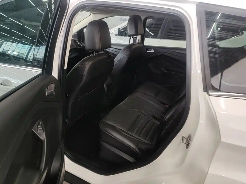 Photo 17 - Ford Kuga