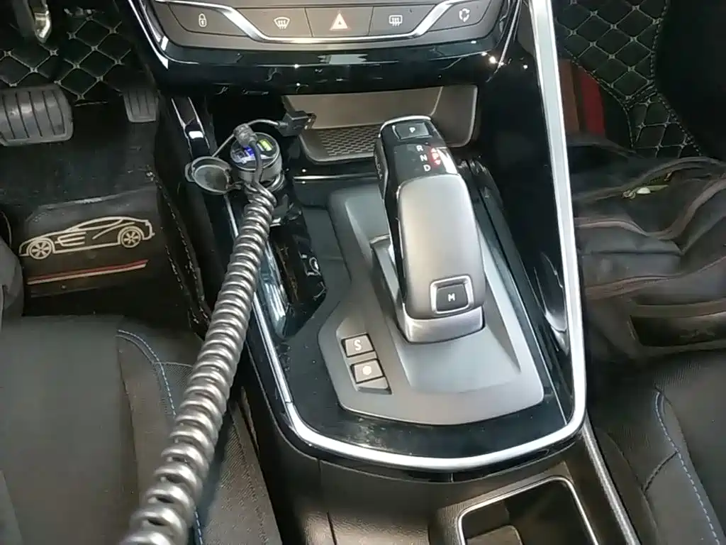صورة 14 - Peugeot 308