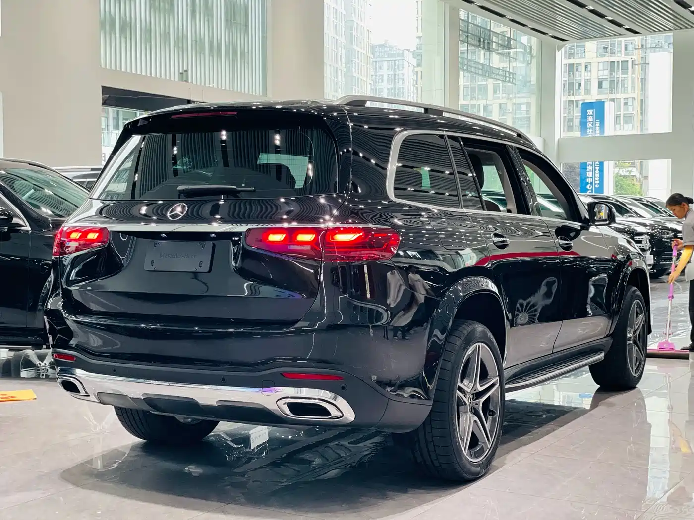 Mercedes-Benz GLS 2024 GLS 450 4MATIC Fashion Edition фото 27