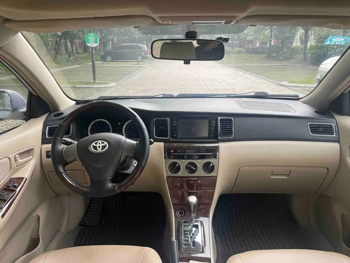 Toyota Corolla 2013 1.6L Automatic Luxury фото 5