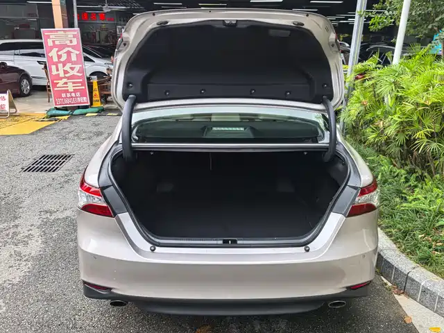 Toyota Camry 2018 2.5G Luxury Edition — фото 3