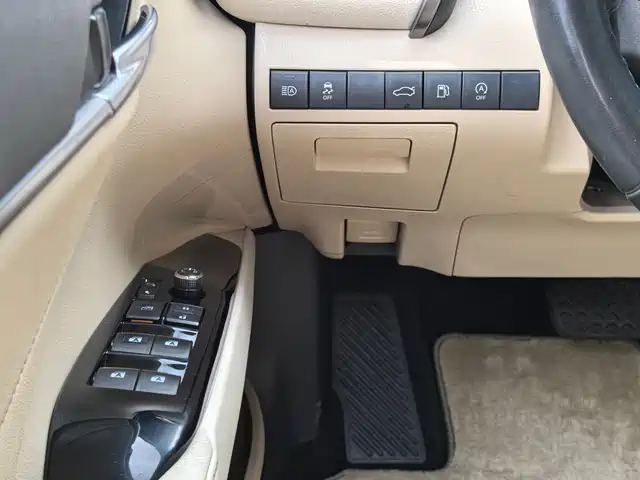 Toyota Camry 2018 2.5G Luxury Edition — фото 4