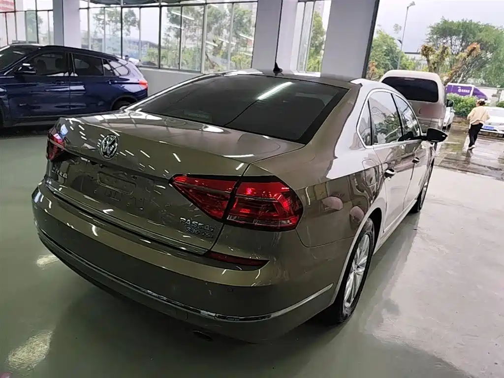 Volkswagen Passat 2016 330TSI DSG Honor Edition фото 7