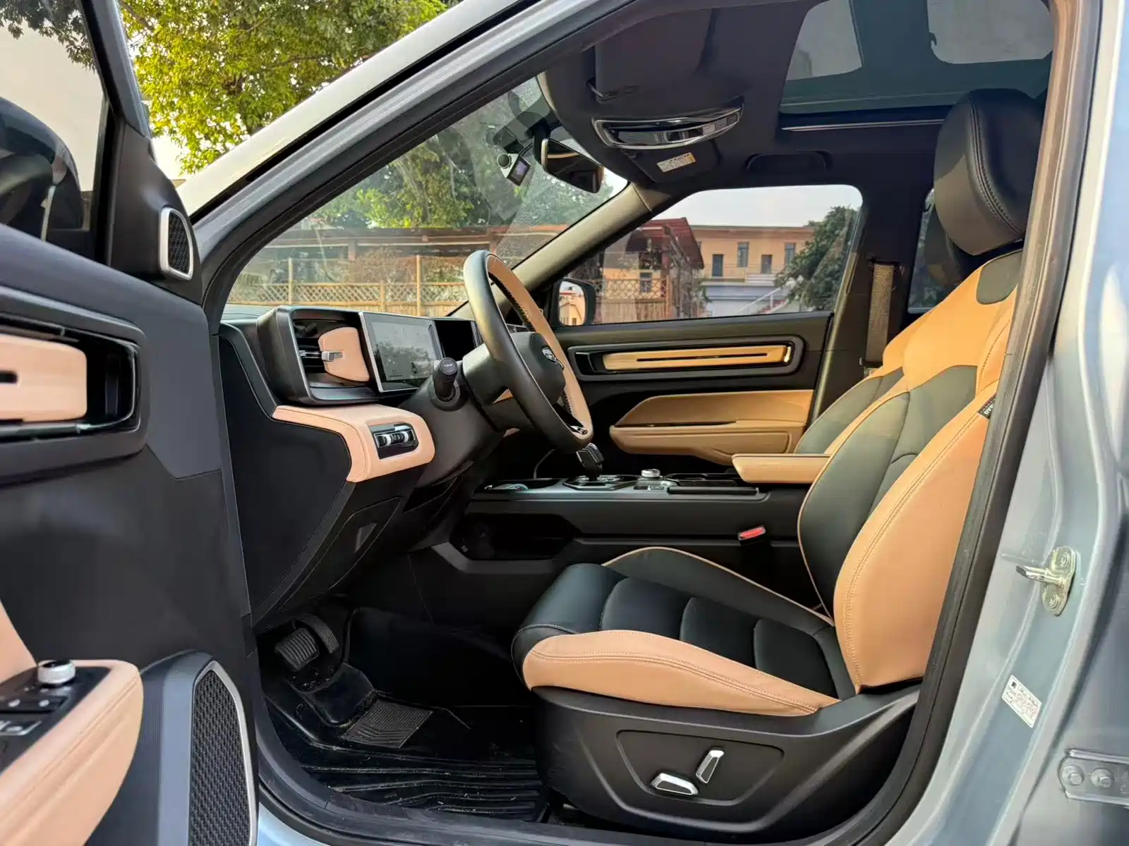 Фото 4 - Geely ICON
