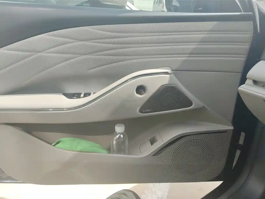 GEELY GALAXY GALAXY SPARKLE 8