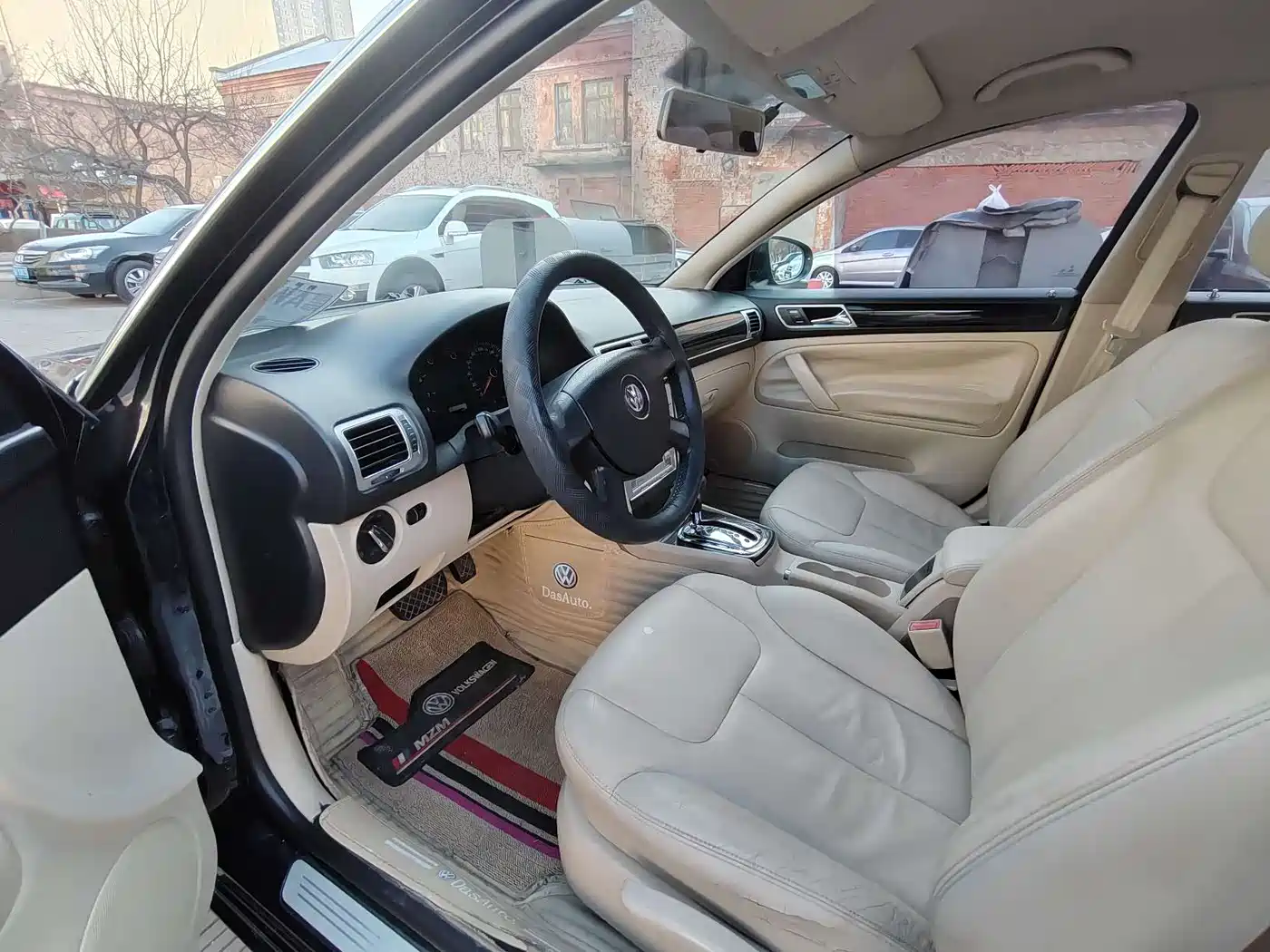 Volkswagen Passat Lingyu 2009 2.0L MFI Automatic Premium фото 9