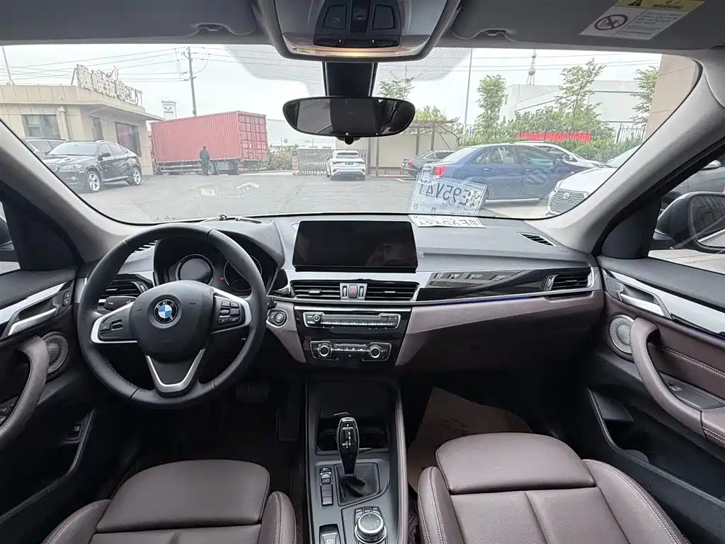 BMW X1 2022 sDrive20Li Fashion фото 7