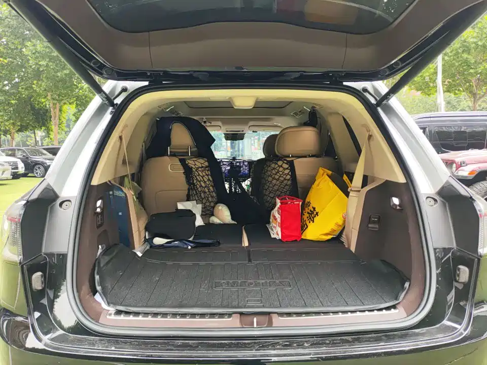 AITO Wenjie AITO M9 2024 Range Extender Max Edition 42kWh 6-seater фото 9