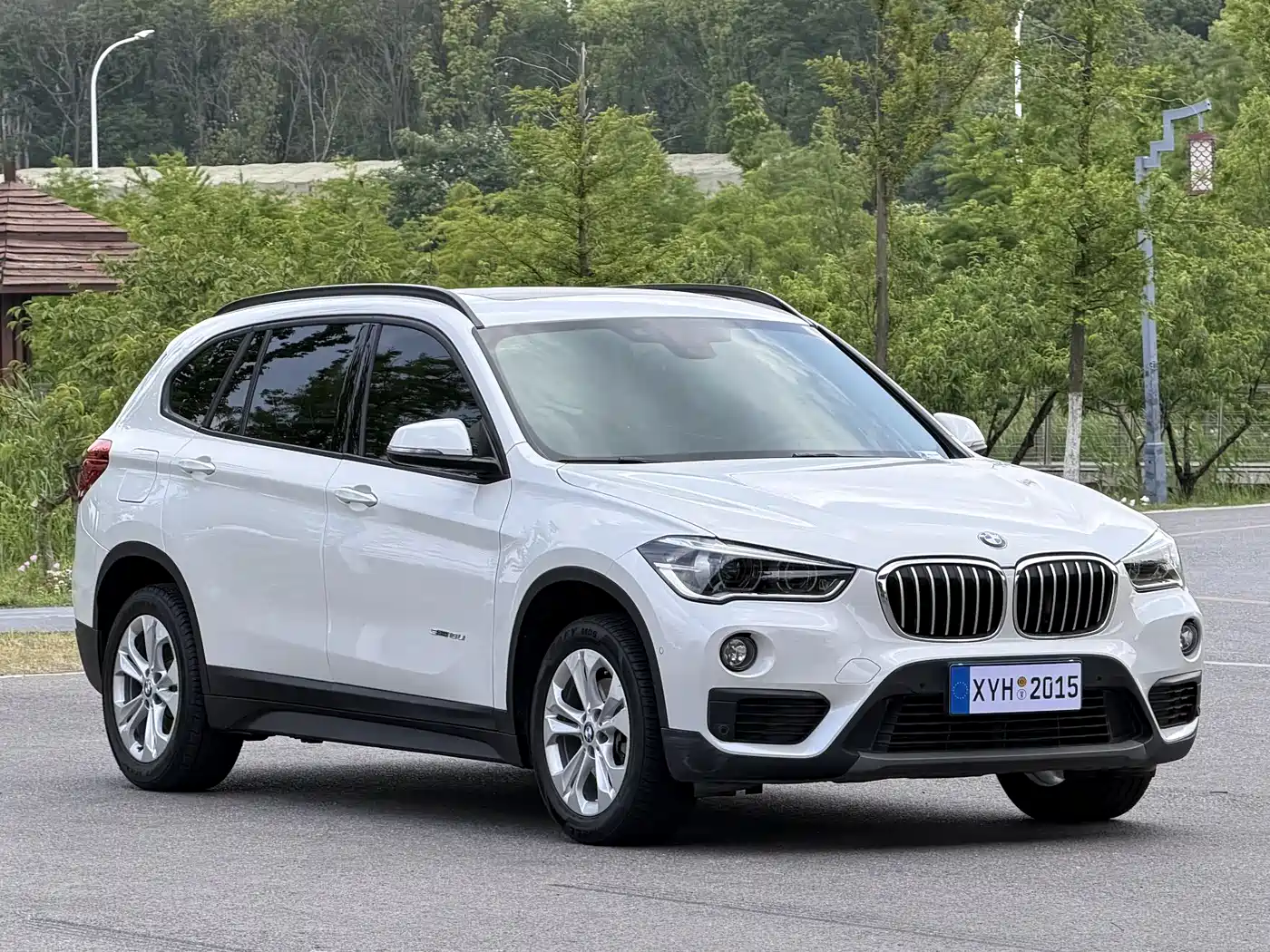 BMW X1 2016 sDrive18Li Premium Model фото 3
