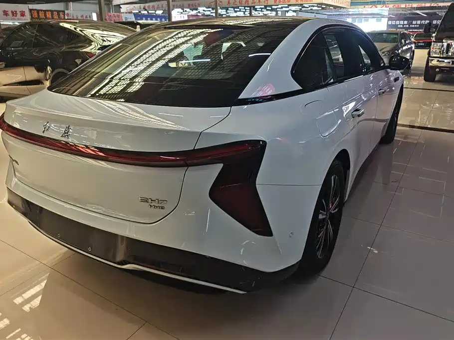 Hongqi EH7 2024 690 Pro фото 3