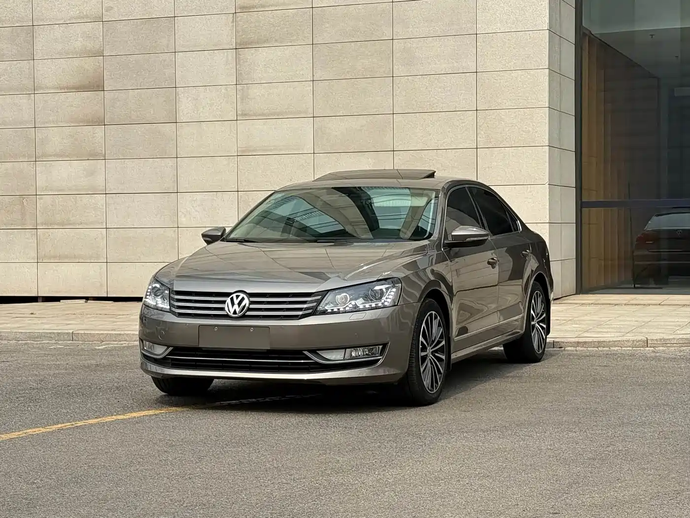 Фото 1 - Volkswagen Passat