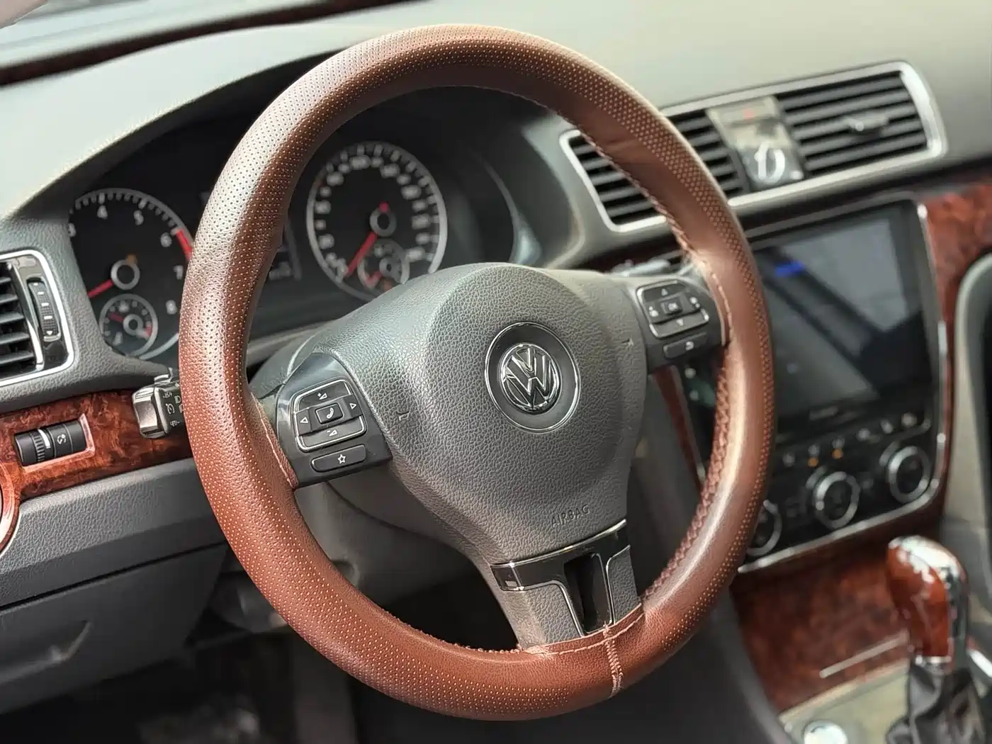 Фото 7 - Volkswagen Passat