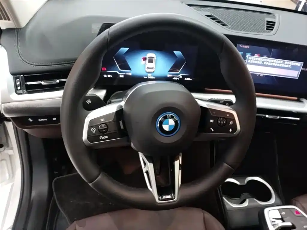 BMW iX1 2023 eDrive25L M Sport Package фото 11
