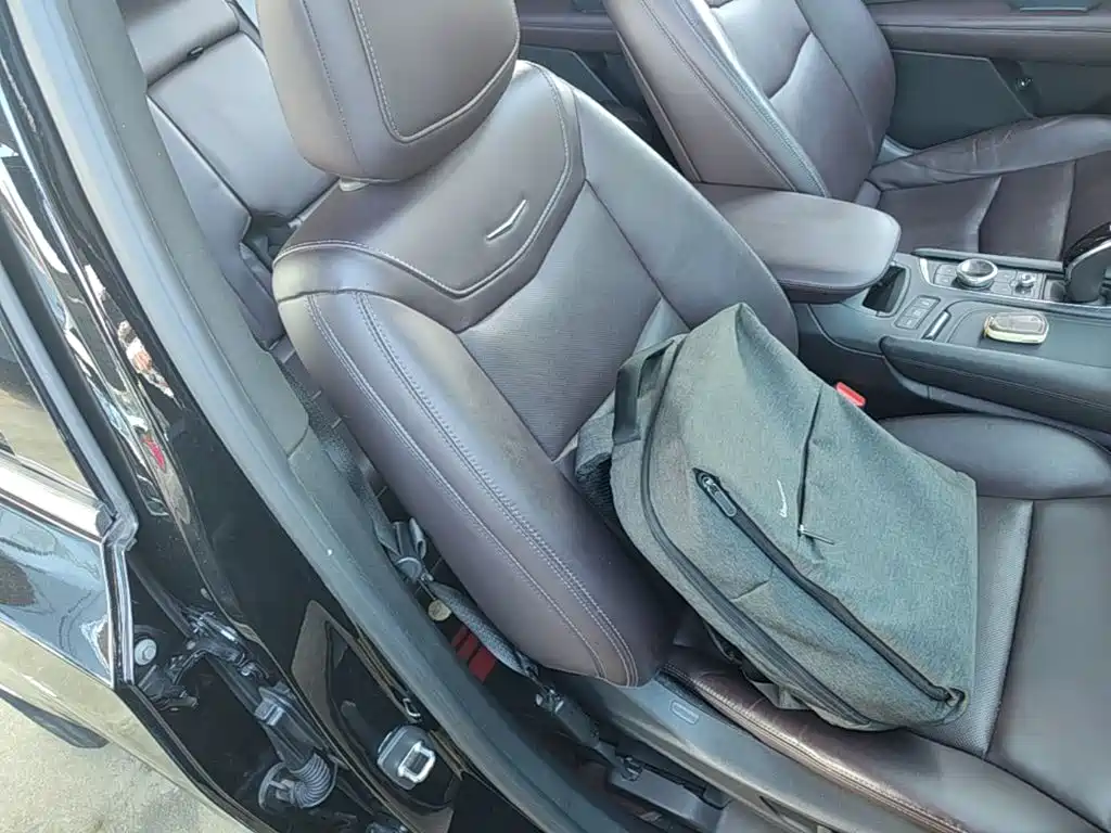 Photo 25 - Cadillac XT6
