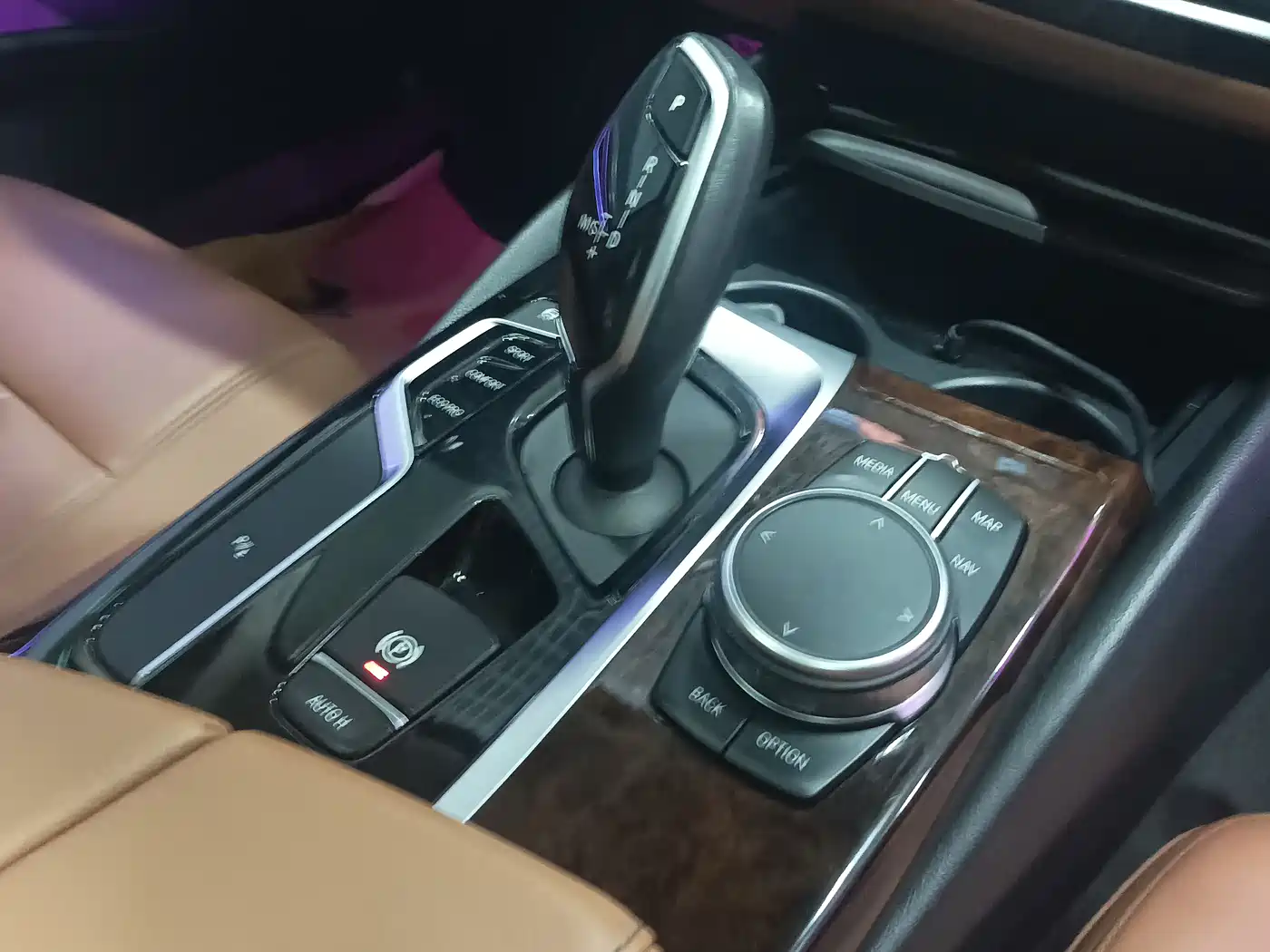 BMW 5 Series 2018 528Li Launch Special Edition фото 13