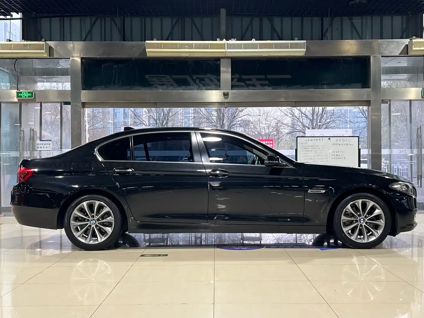 BMW 5 Series 2017 525Li Leading Edition фото 7