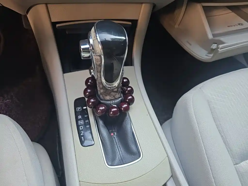 Dongfeng Aeolus Dongfeng Fengshen A60 2017 2016 1.6L Automatic Luxury
